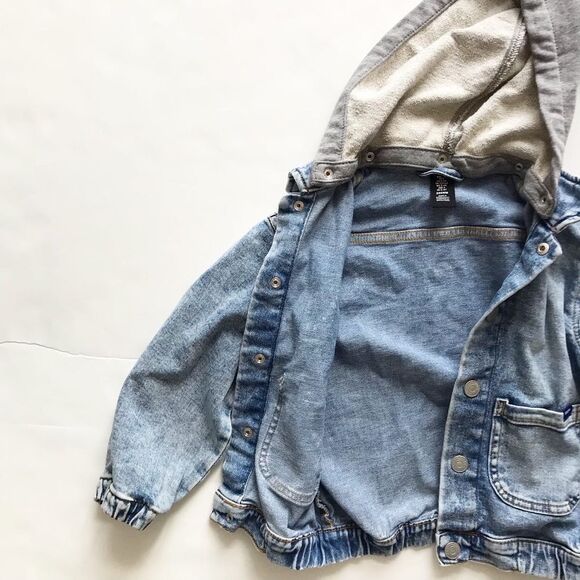 H&M hooded acid wash soft denim jacket VGUC (very light stain on shoulder) 5-6Y - Picture 6 of 10